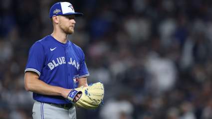 Los Blue Jays traspasan a Eric Lauer a los Dodgers de Los Ángeles.