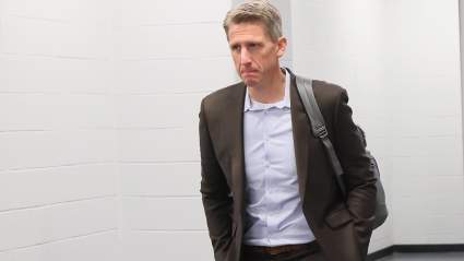 Un experto de la NHL critica duramente a los Oilers por el cambio de entrenador y defiende a Kris Knoblauch.