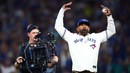 La leyenda de los Blue Jays, José Bautista, comparte consejos con el equipo de 2026.