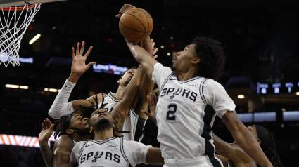 Los Spurs sufren otra importante baja por lesión antes del crucial quinto partido.