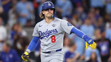 Los Dodgers reciben malas noticias sobre la lesión de Kiké Hernández durante el partido contra los Rockies; podría perderse varias semanas.