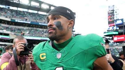 Jalen Hurts y los Eagles reciben una advertencia sobre el enfrentamiento de rivalidad de la NFC Este en 2026.