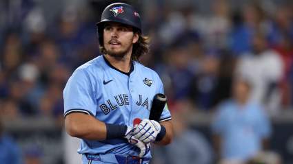 Los Blue Jays envían a las ligas menores a un prometedor novato para activar a Addison Barger.