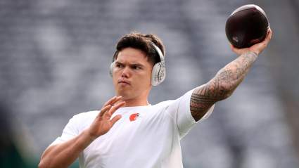 Instan a los Browns a reducir las pérdidas con el mariscal de campo Dillon Gabriel.