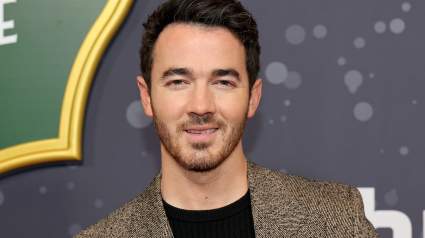 Kevin Jonas luce increíblemente definido en un nuevo video de entrenamiento compartido por su esposa Danielle.
