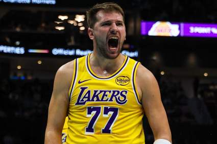 Los Lakers realizan una importante oferta de intercambio que les permite conseguir a Jaylen Brown junto a Luka Doncic.