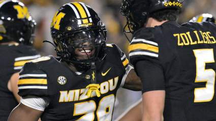El corredor estrella de Mizzou, Ahmad Hardy, se somete a cirugía tras un tiroteo.