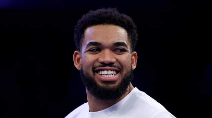 Karl-Anthony Towns recibe la noticia de un contrato de 272 millones de dólares antes de la aparición de los Knicks en las Finales.