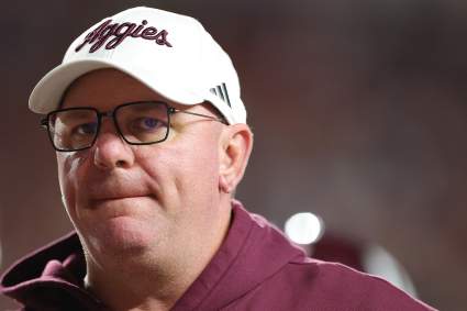 Mike Elko, de Texas A&M, critica sin rodeos la expansión de los playoffs del fútbol americano universitario.