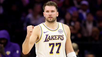 Los Lakers son vinculados con el dúo estelar de los 76ers como la "mejor opción" junto a Luka Doncic.