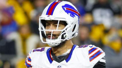 Los Bears organizan una sesión de entrenamiento con un exjugador de los Bills especializado en presionar al mariscal de campo, en medio de la incertidumbre sobre la plantilla.