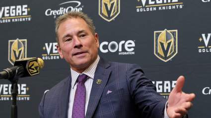 Bruce Cassidy, vinculado a un posible puesto de entrenador en los Oilers.