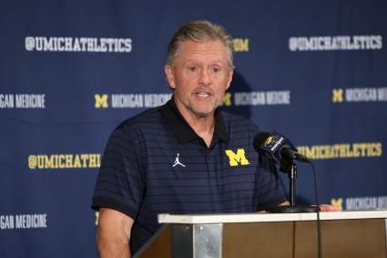 Michigan logra una importante victoria en el reclutamiento cuando el ala cerrada de cuatro estrellas Colt Lumpris cambia su compromiso con Alabama.