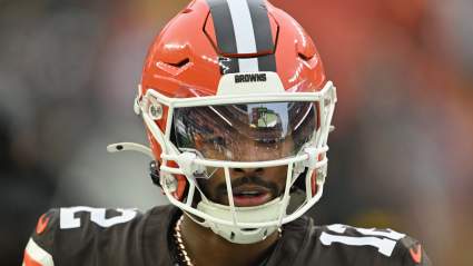 Una leyenda de los Browns envía un contundente mensaje sobre Shedeur Sanders en medio de la batalla por el puesto de mariscal de campo.