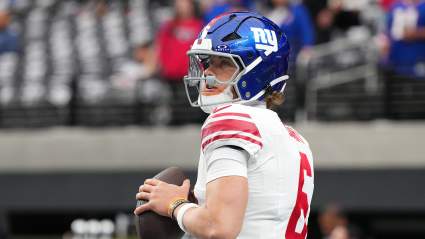 El novato de los Giants se burla de Jaxson Dart con un "regalo" personalizado.