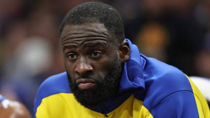 Draymond Green, de los Warriors, insta a los aficionados de los Knicks a guardar silencio contra los 76ers.