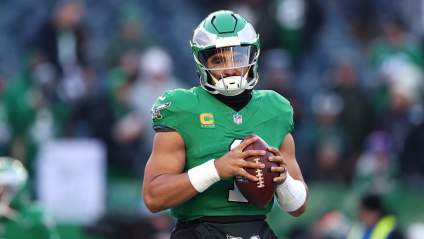 Jalen Hurts, de los Eagles, fue ignorado en la reciente clasificación de mariscales de campo de la NFL.