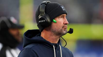 Brian Schottenheimer da pistas sobre el linebacker 'Green Dot' en 2026.