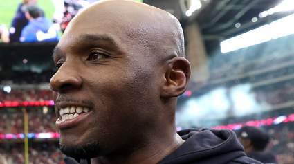 Los Texans suman a un campeón del Super Bowl con vínculos con DeMeco Ryans.
