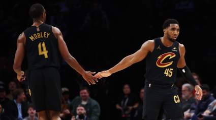 La madre de Evan Mobley comparte un mensaje insultante de Donovan Mitchell.