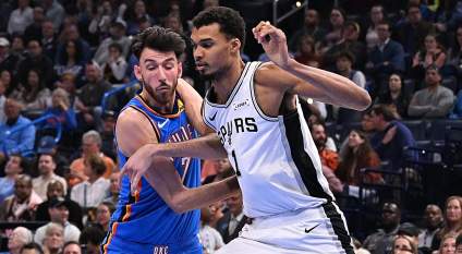 Árbitros, lesiones y más sobre el tercer partido de las Finales de la Conferencia Oeste entre los Spurs y el Thunder.