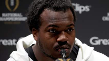 Larry Foote, de los Buccaneers, compara a Rueben Bain Jr. con un legendario compañero de los Steelers.