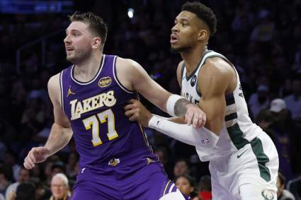 Los Lakers reciben una importante propuesta de traspaso que involucra a Austin Reaves y que involucra a Giannis Antetokounmpo.