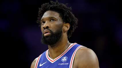 Lesión de Joel Embiid: La estrella de los 76ers abandona el séptimo partido contra los Celtics para ser evaluado.