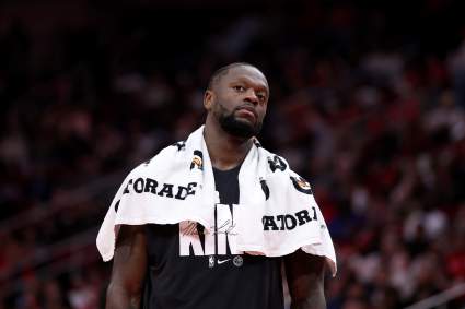 Los Minnesota Timberwolves reciben la instación del campeón de la NBA de traspasar inmediatamente a su alero All-Star.