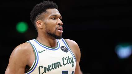 Los Bucks proponen un intercambio: Giannis Antetokounmpo por el ex número 2 del draft.