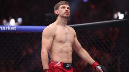 Arnold Allen reta a un oponente clasificado entre los 5 mejores para su próxima pelea.