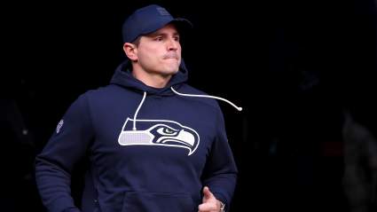El ex mariscal de campo de los Seahawks anuncia su retiro a los 28 años.