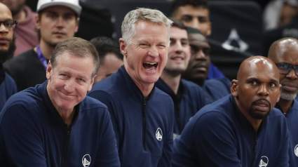 Los Warriors contemplan una reunión sorpresa mientras Steve Kerr renueva el banquillo.