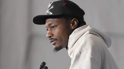 Juicio de Stefon Diggs, Día 1: La acusadora testifica mientras la defensa se defiende.