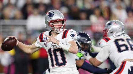 El ala cerrada de los Patriots elogia a Drake Maye como "un mariscal de campo excepcional" de cara a la temporada 2026.