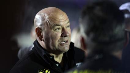 Dana White reacciona a la patada de Khamzat Chimaev a Sean Strickland.