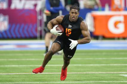 El novato de los Seahawks, Jadarian Price, recibe una dura advertencia antes de la temporada.