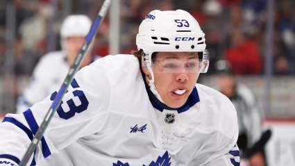 Easton Cowan reacciona al despido de Craig Berube por parte de los Leafs.