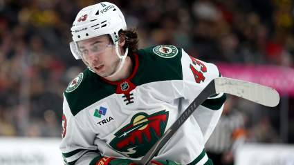 Bill Guerin afirma que fichar a Quinn Hughes es la "prioridad número uno" para los Wild.