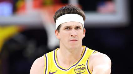 Los Lakers reciben noticias preocupantes antes del crucial sexto partido en Houston.