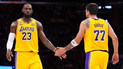 Un informante de los Lakers desmiente el rumor sobre LeBron y Luka, mientras que un nuevo informe revela la verdad.