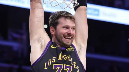 Los Lakers reciben nueva información actualizada sobre la lesión de Luka Doncic y el cronograma de su regreso para la serie contra los Thunder.