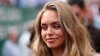 La novia de Jannik Sinner, Laila Hasanovic, llega a Roma para el Abierto de Italia.