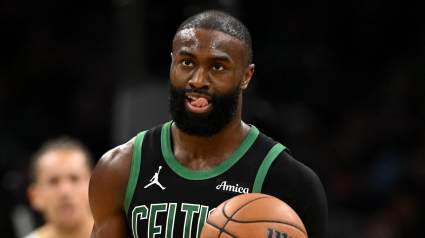 Un posible intercambio ve a los Celtics traspasar a Jaylen Brown por un jugador tres veces All-Star.