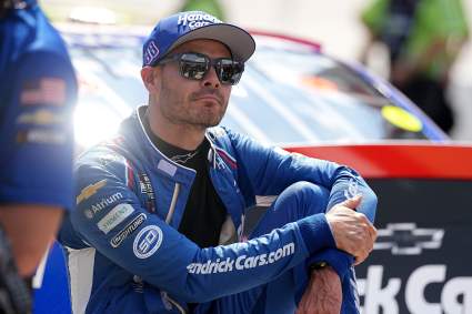 Un experto de NASCAR defiende a Kyle Larson en medio de su racha sin victorias y señala el bajón de Hendrick Motorsports.