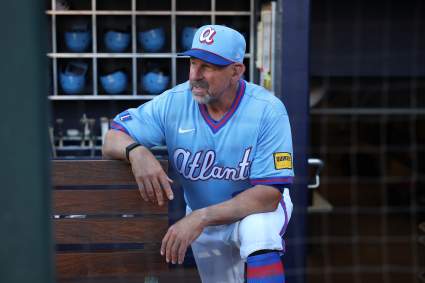 Instan a los Bravos de Atlanta a que intercambien al lanzador estrella de los Gigantes, cuyo contrato asciende a 115 millones de dólares.