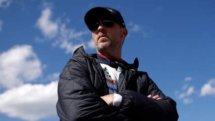 Denny Hamlin exige responsabilidades a NASCAR tras el incidente de Cody Ware.