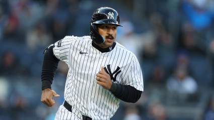 Los Yankees anuncian la incorporación de Trent Grisham durante el partido contra los Blue Jays.