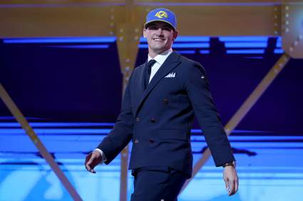 El entrenador en jefe de los Cardinals, Mike LaFleur, reacciona a la selección del mariscal de campo Ty Simpson por parte de los Rams.