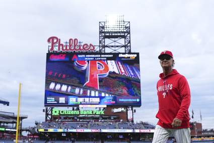 Los Philadelphia Phillies y los Baltimore Orioles realizan un intercambio en secreto.